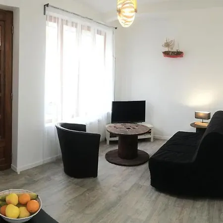 Semesterbostad La Bordee : Maison De Pecheur Au Crotoy *